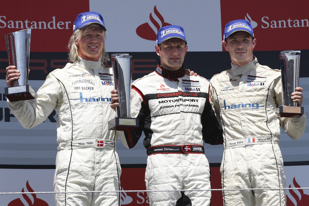 Nicki Thiim til venstre, med Michael Christensen i midten og Kevin Estre
(Foto: Porsche Media)